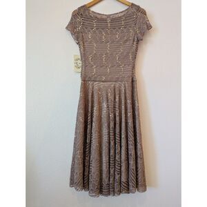 NWT Sangria gold shimmer sequined lace embroidered dress.  Sz 2